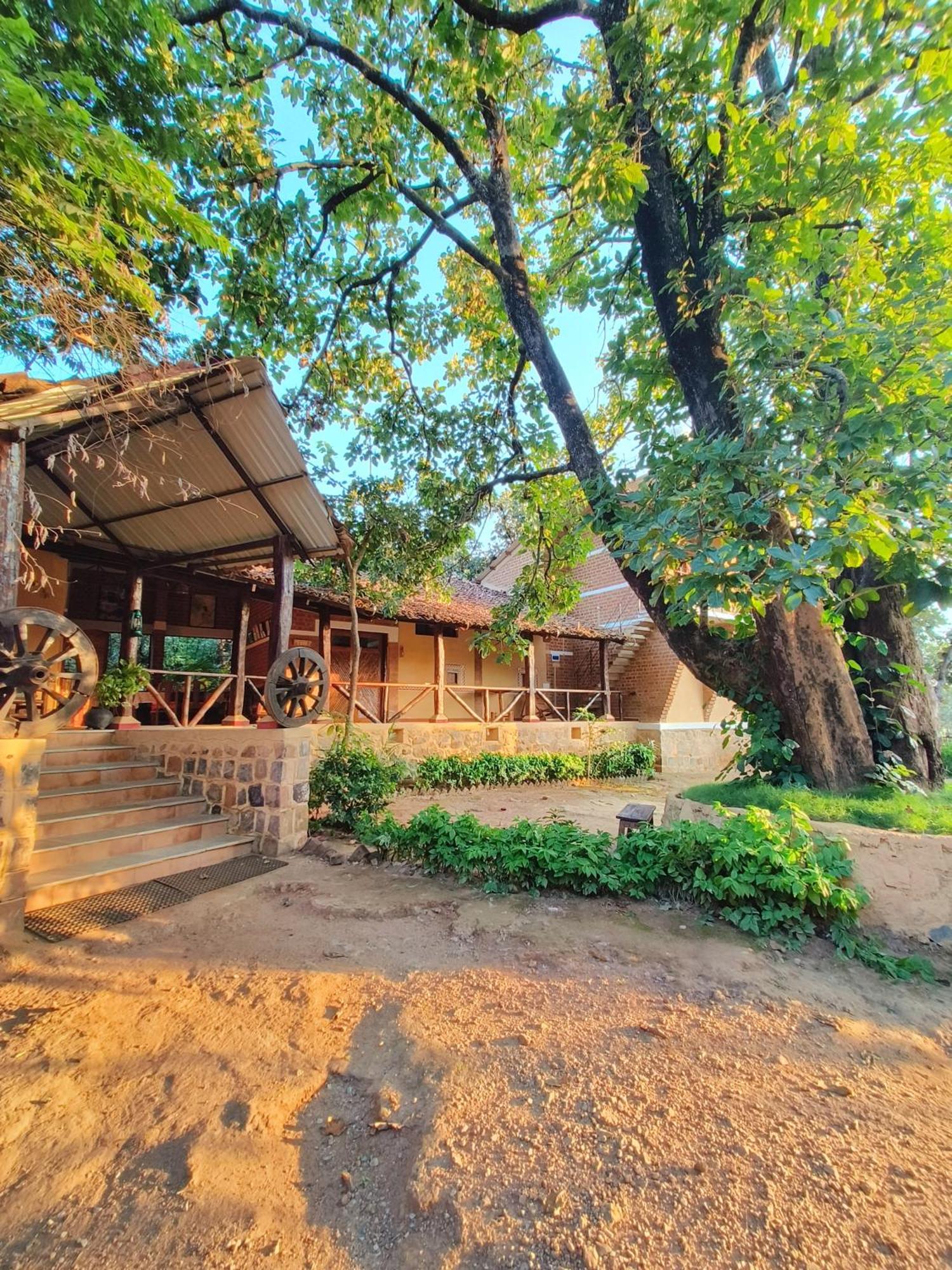 Surwahi Social Ecoestate Kanha Exterior photo